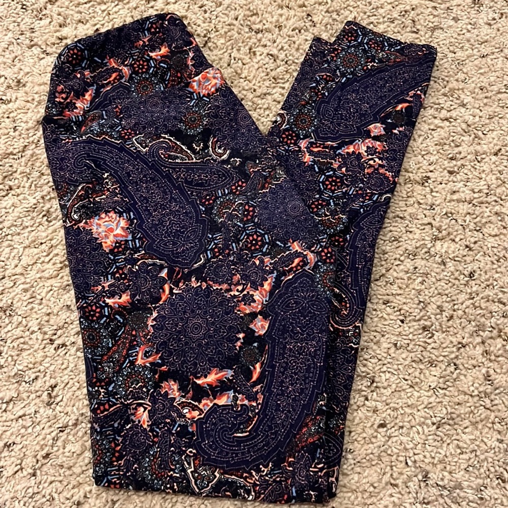 LulaRoe Women’s One Size Paisley Print leggings